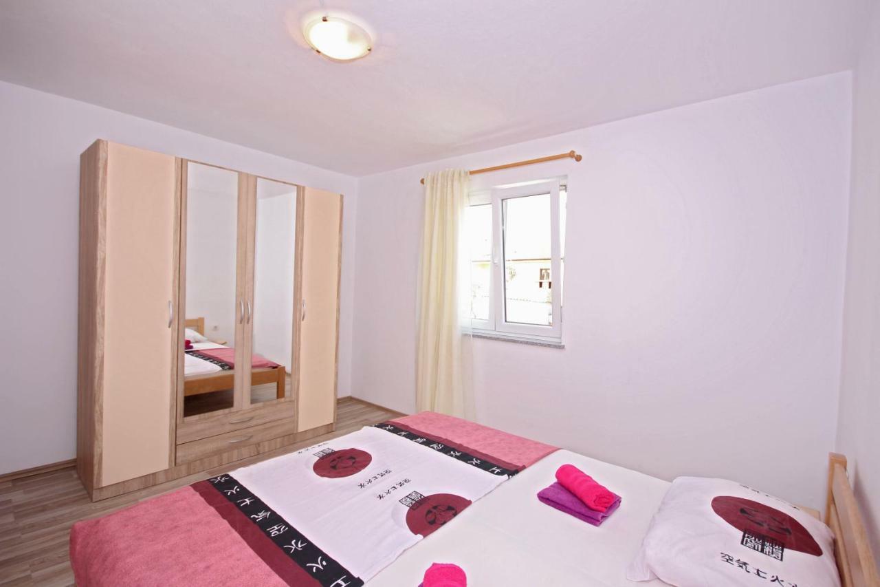 Apartmani Bradaric 普拉 外观 照片